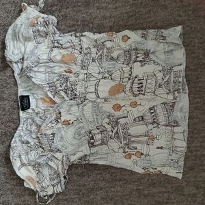 Ladies top size medium $5 when 2 or more items are purchased